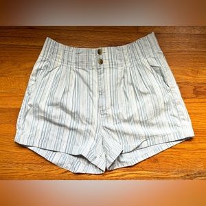 AEO NWOT Paperbag High Waisted Stretch Blue and White Striped Shorts Women’s 16